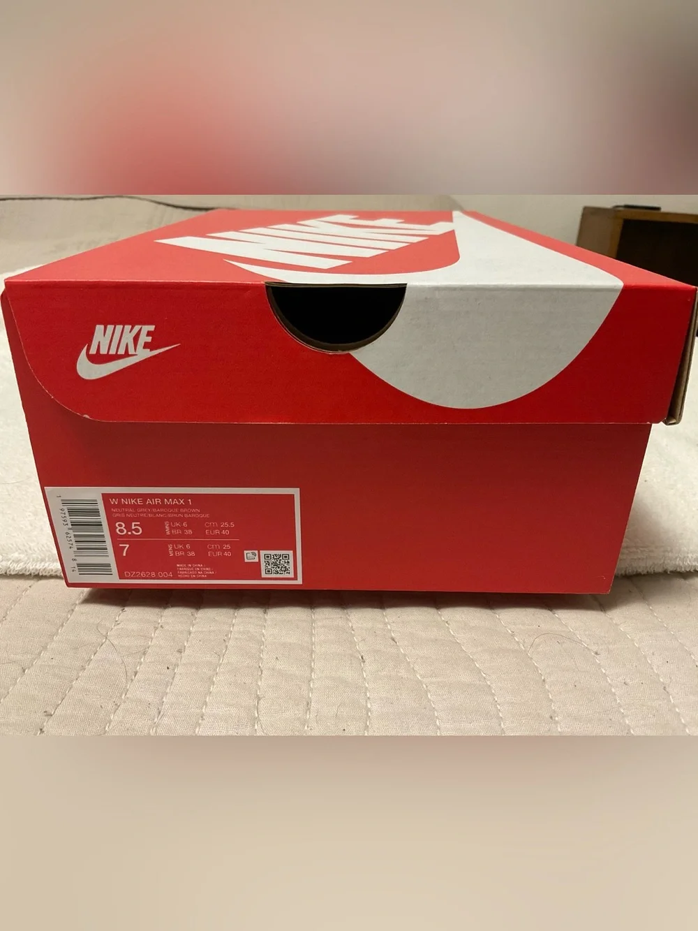 Women’s 8.5 Nike Air Max 1
